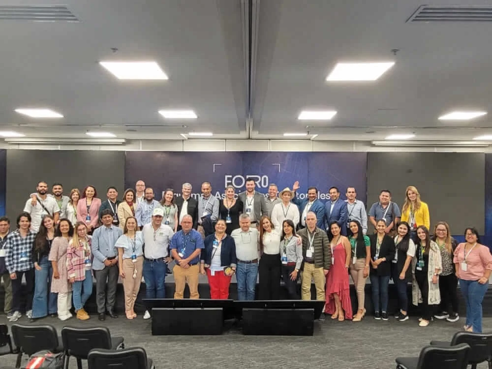 Asistentes a un encuentro de Esquemas Asociativos Territoriales